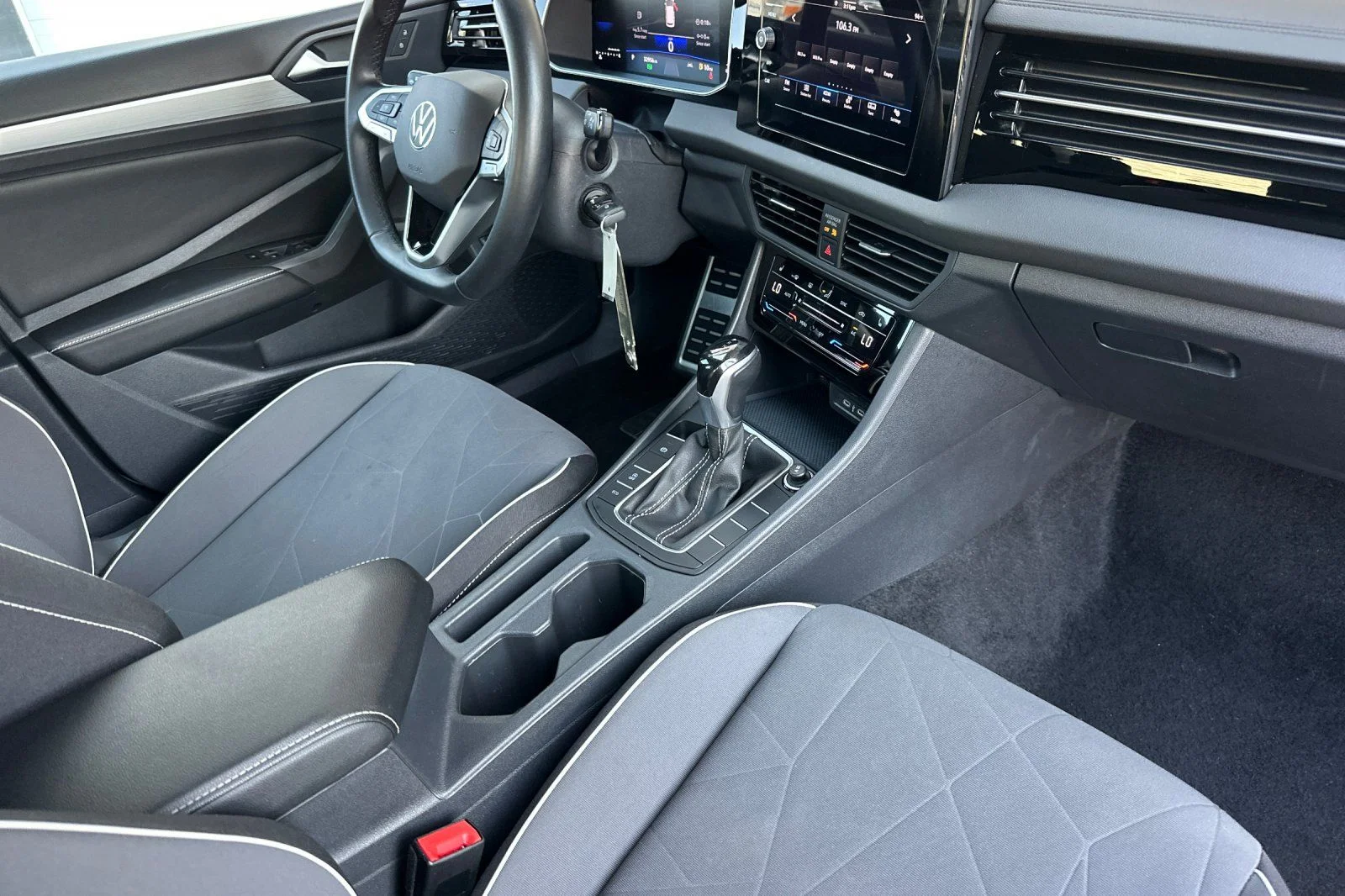 Certified Used 2025  Volkswagen 1.5T Sport image 15