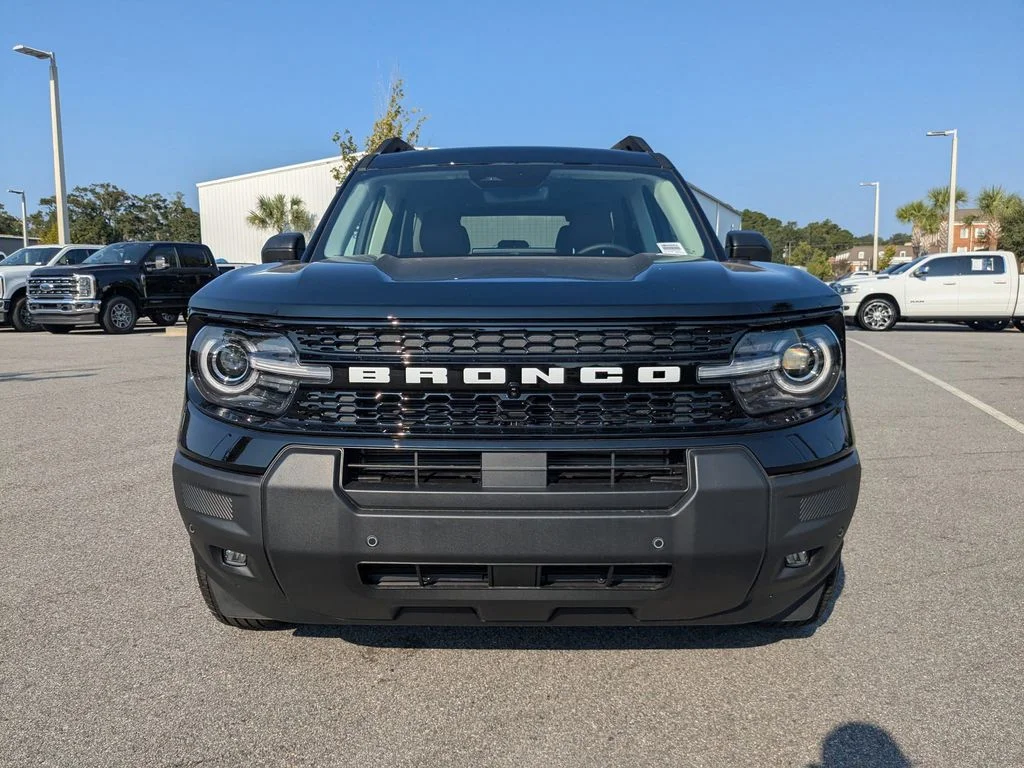 New 2025 Shadow Black Ford Outer Banks image 9