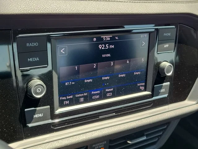 2024 Volkswagen Jetta SE - Photo 28