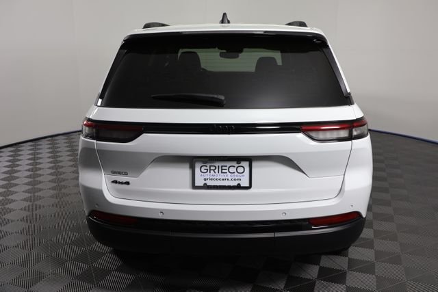 Used 2024 White Jeep Altitude X image 7