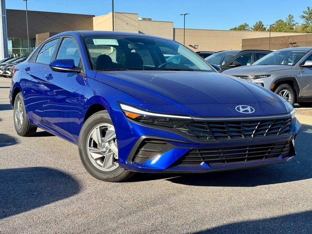Used 2026 Blue Hyundai SE image 1