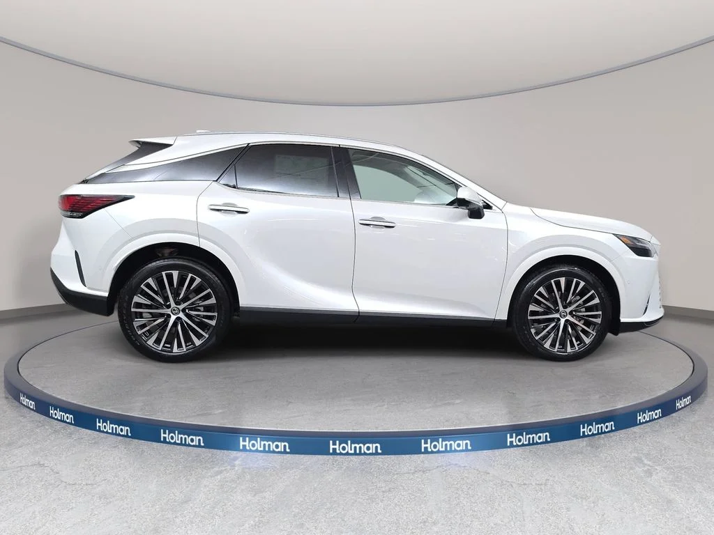 New 2026 Eminent White Pearl Lexus PREMIUM PLUS image 4