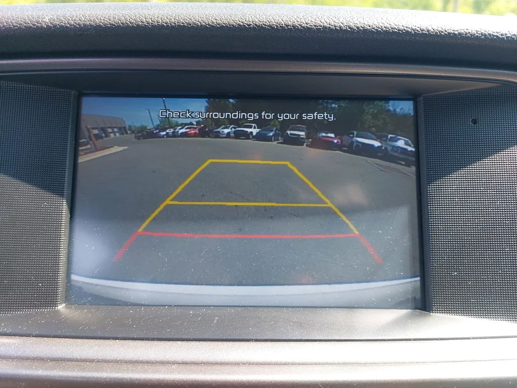 Used 2018 White Kia LX image 22