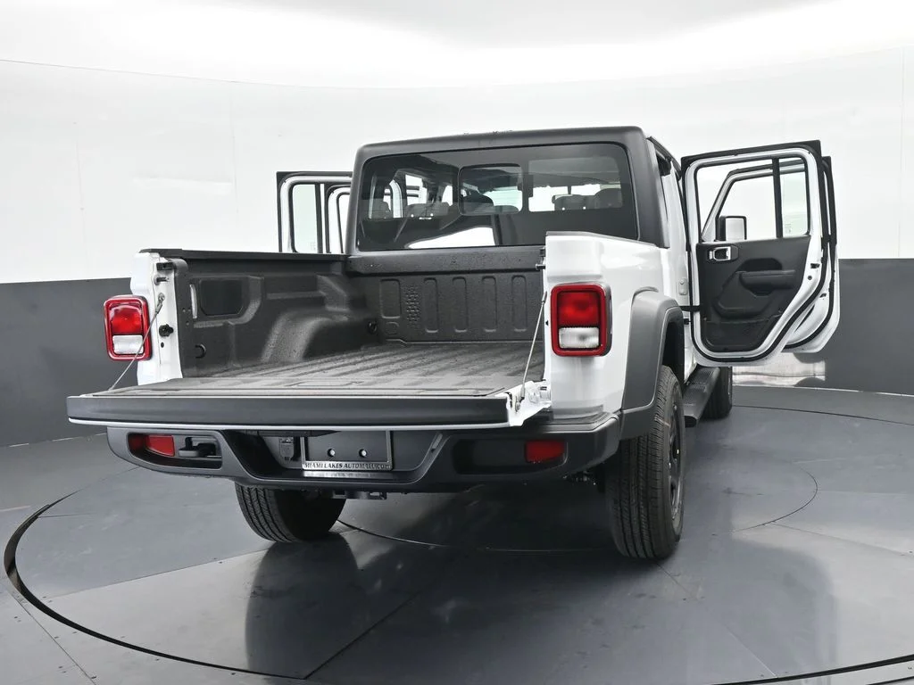 New 2026 Bright White Clear-Coat Exterior Paint Jeep Sport image 57