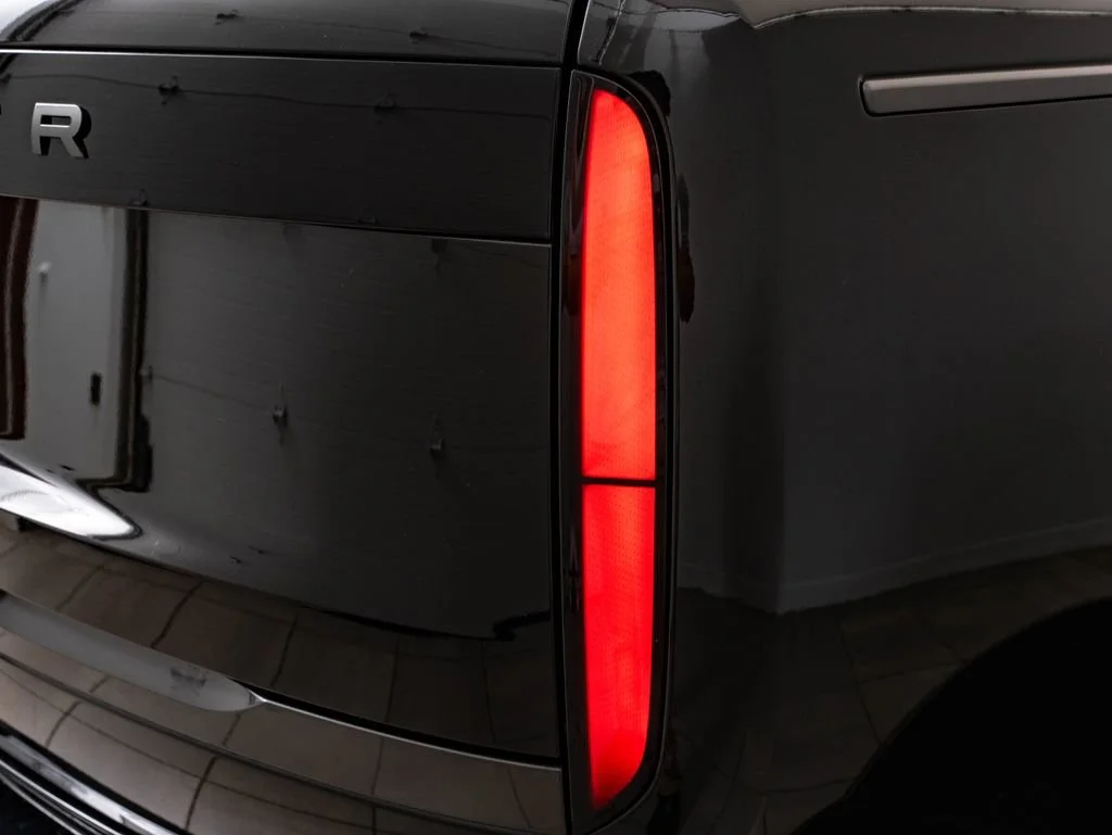 New 2026 Santorini Black Land Rover SE image 9