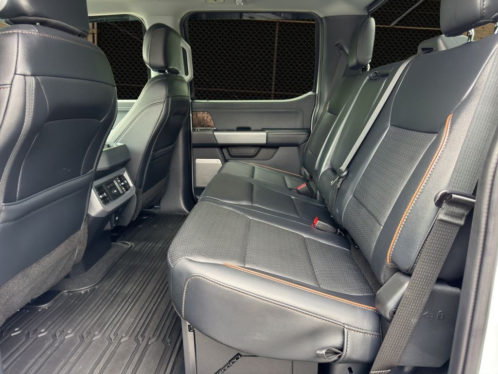 Used 2025 Avalanche Ford LARIAT image 19