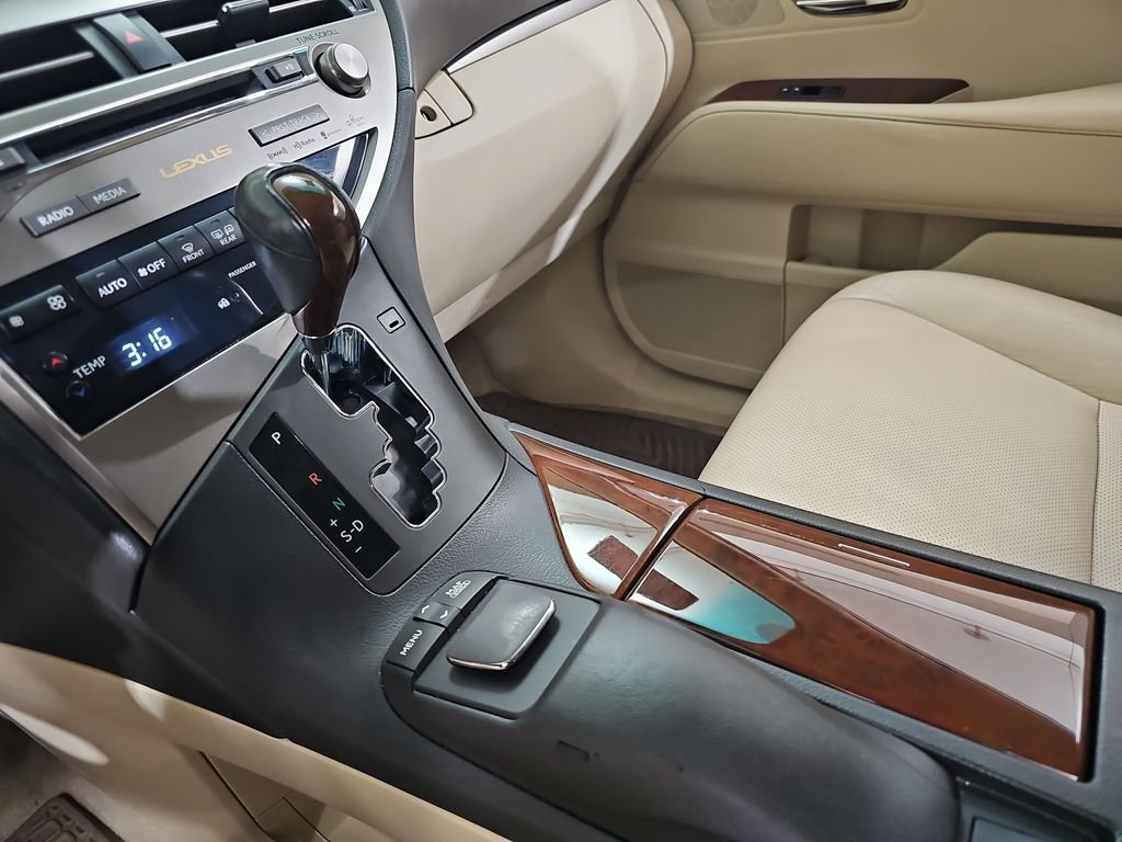 Used 2013 White Lexus 350 image 28