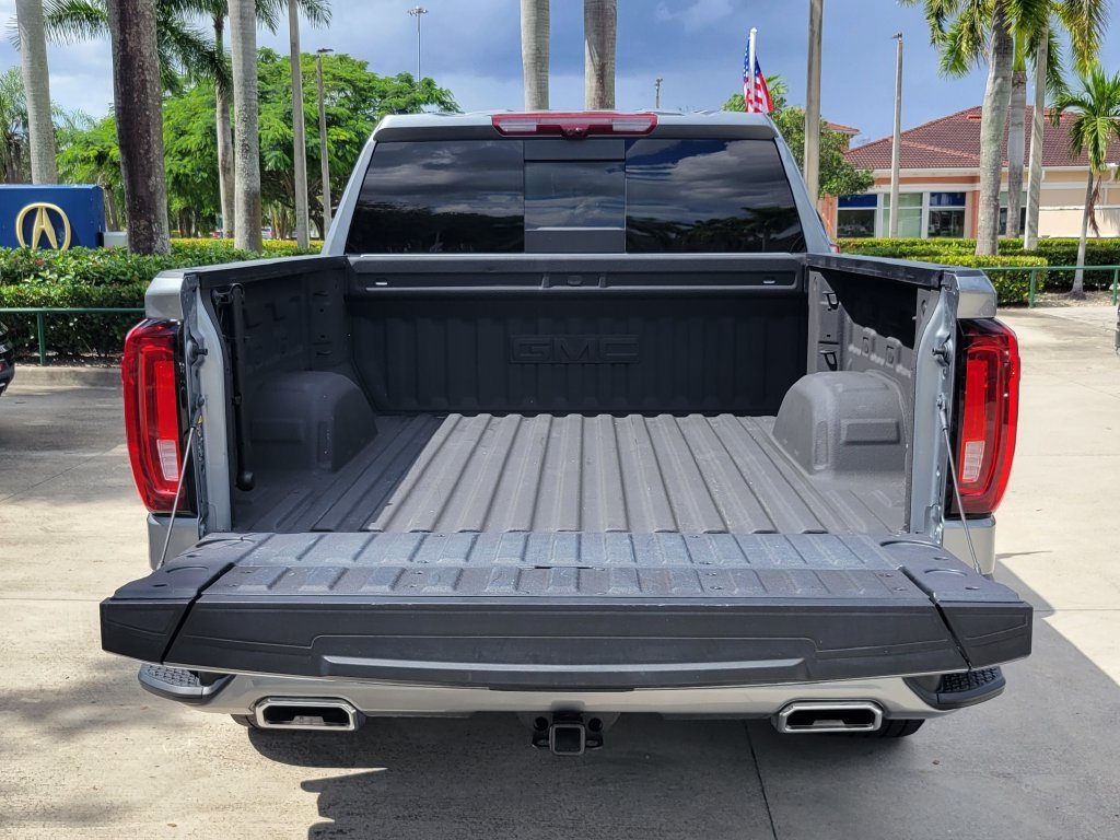Used 2025 Silver GMC Denali image 8