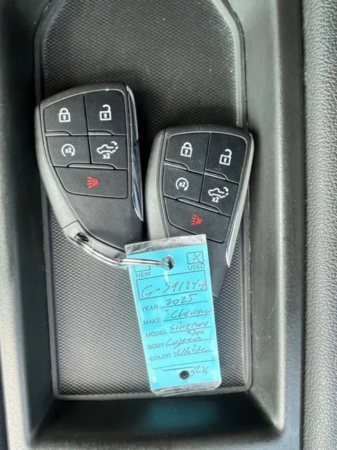 Used 2025 White Chevrolet Custom image 30