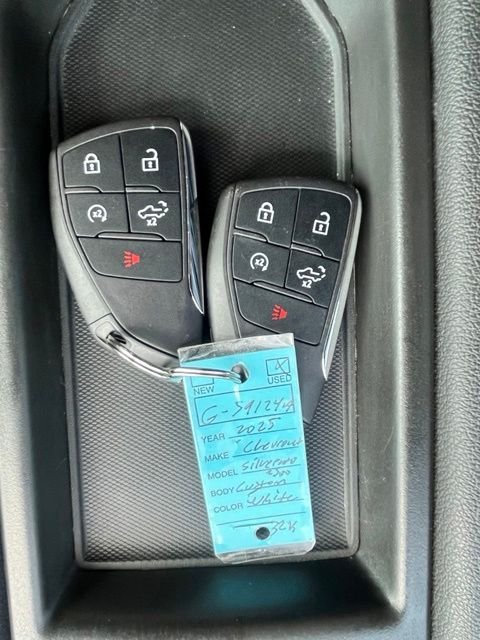 Used 2025 White Chevrolet Custom image 30