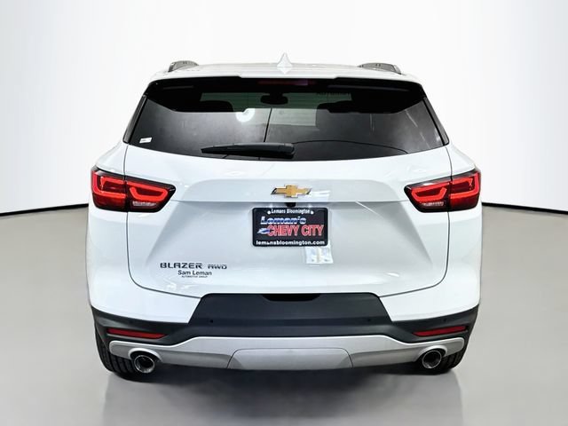 New 2026 Summit White Chevrolet 2LT image 7