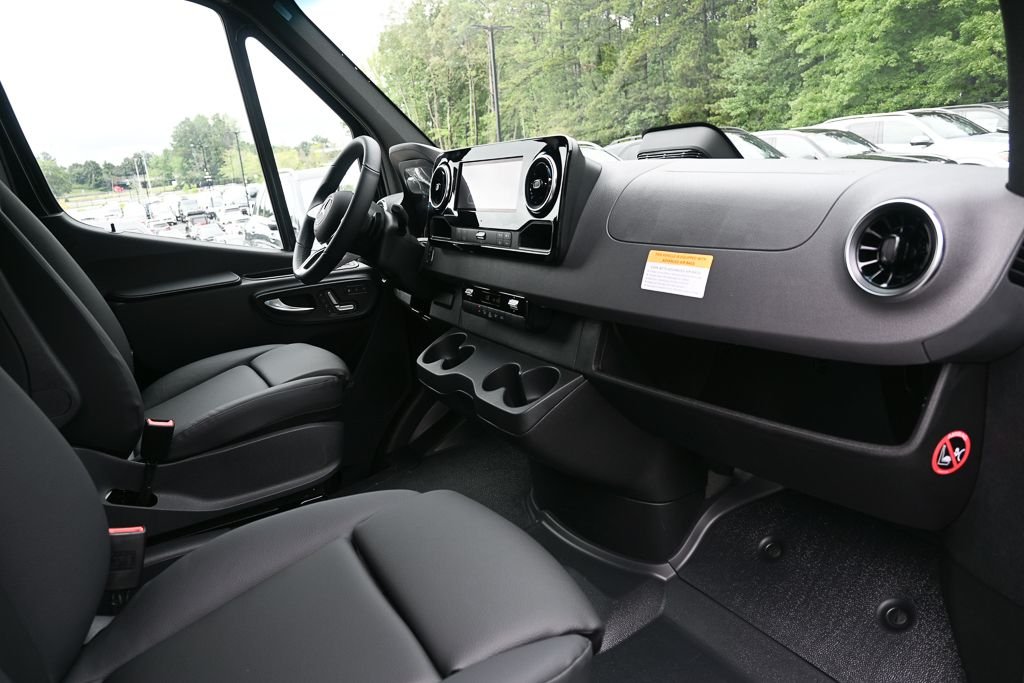 New 2026 Jet Black Mercedes-Benz  image 17