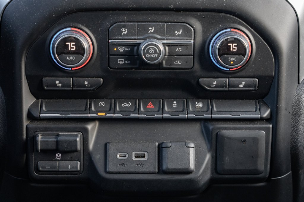 Used 2019 Blue Chevrolet LT image 12