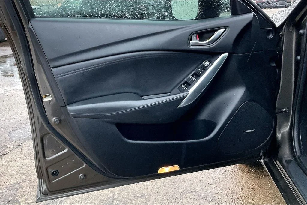 Used 2017 Silver Mazda Touring image 17