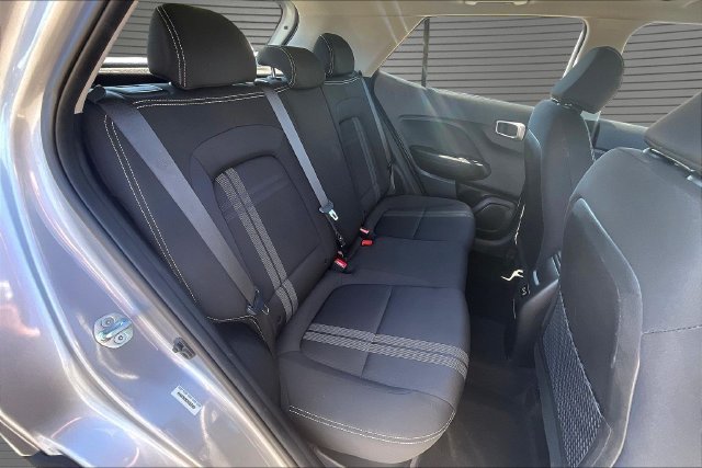 2025 Hyundai Venue SEL - Photo 27