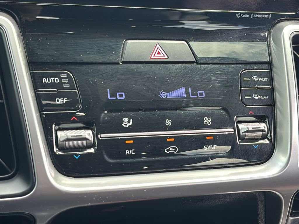 2023 Kia Sorento S - Photo 25