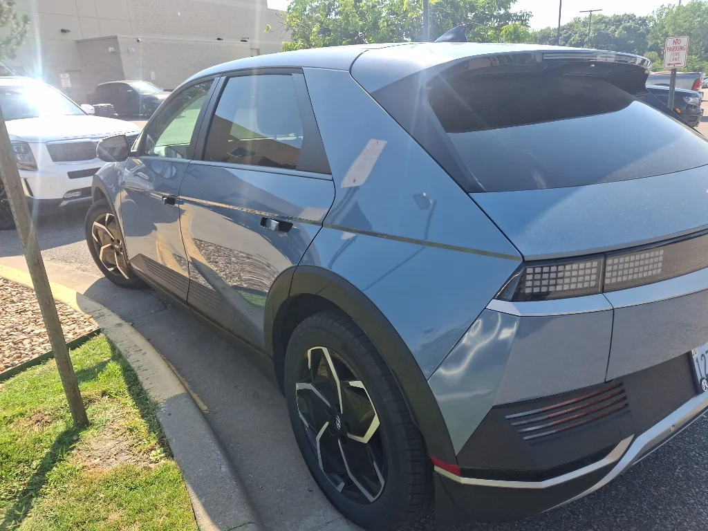 Used 2024 Lucid Blue Hyundai SEL image 7