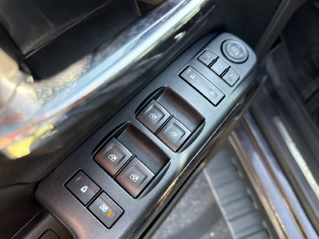 Used 2016 IRIDIUM METALLIC GMC Denali image 13