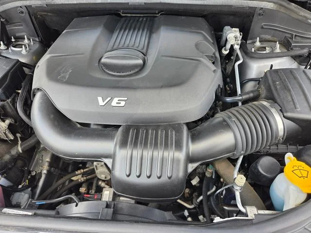 Used 2015 Silver Jeep Overland image 30