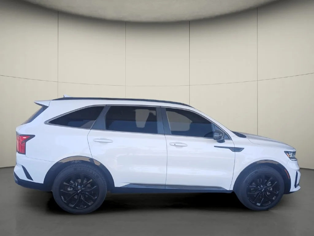 Used 2021 White Kia SX-Prestige image 8