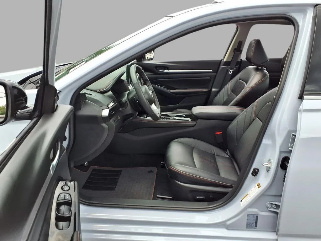 Used 2024 Gray Nissan 2.5 SR image 21
