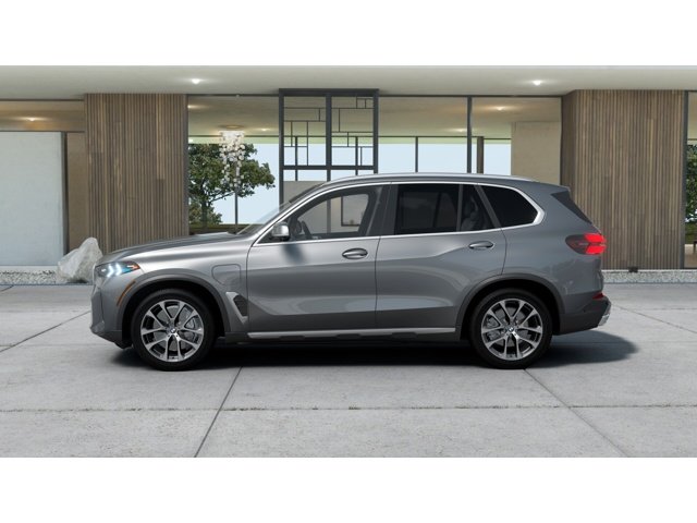 New 2026 Skyscraper Grey Metallic BMW xDrive50e image 4