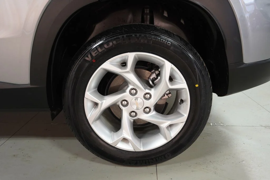 Used 2025 Sterling Gray Metallic Chevrolet LS image 39