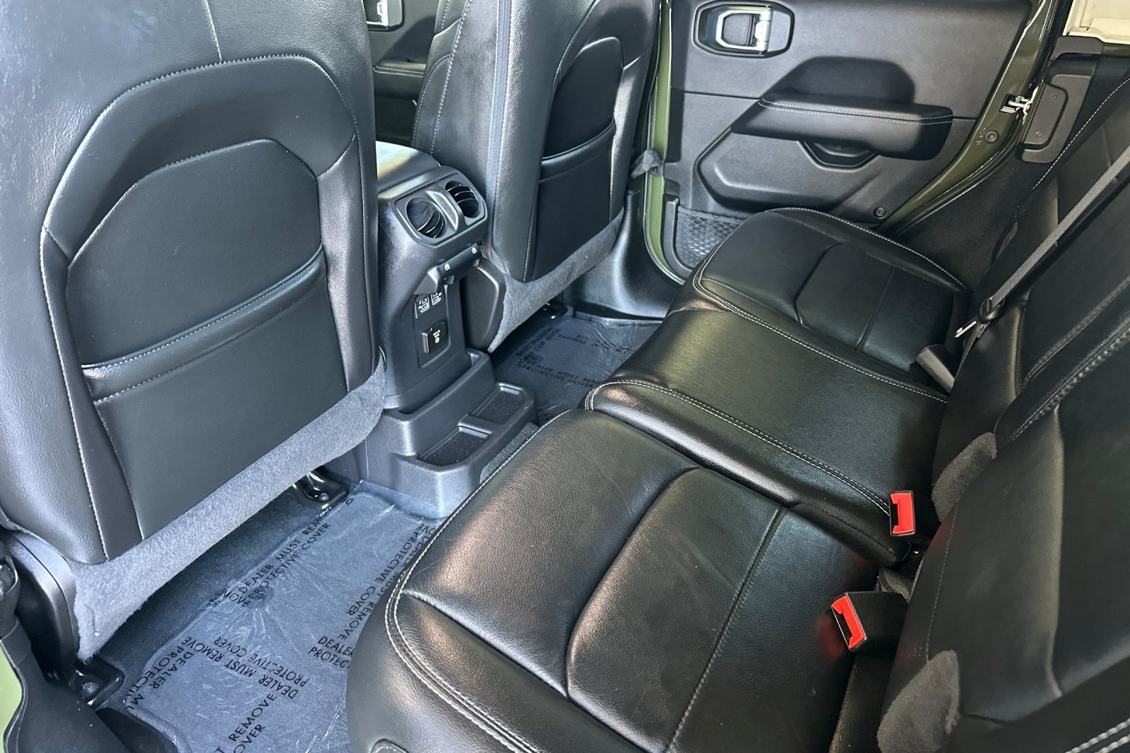 Used 2022 GREEN CLEAR-COAT Jeep Unlimited Sahara image 11