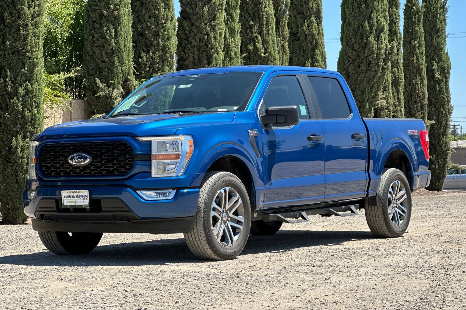 Used 2022 Blue Ford  image 8
