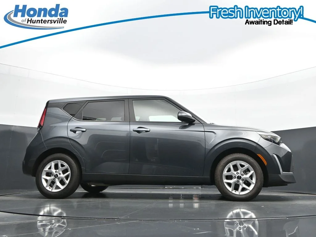 2025 Kia Soul LX - Photo 38