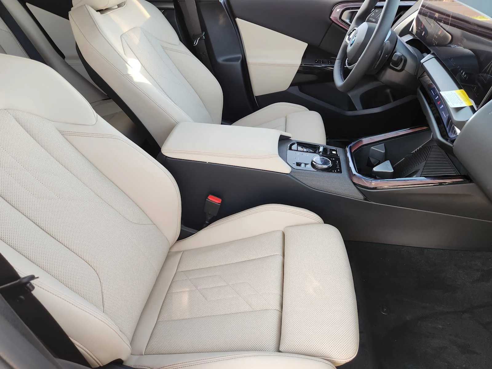 New 2026 Alpine White BMW 30 xDrive image 5