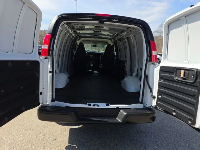2026 Chevrolet Express Cargo Work Van - Photo 36