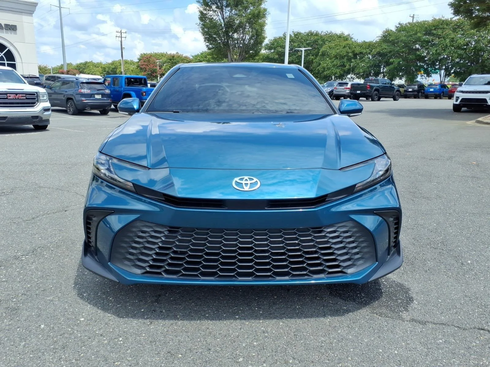 Used 2025 Ocean Gem Toyota SE image 13