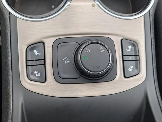 Used 2018 Quartz GMC Denali image 23