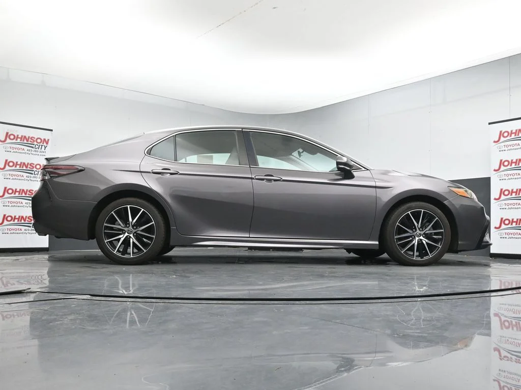 2022 Toyota Camry SE - Photo 38