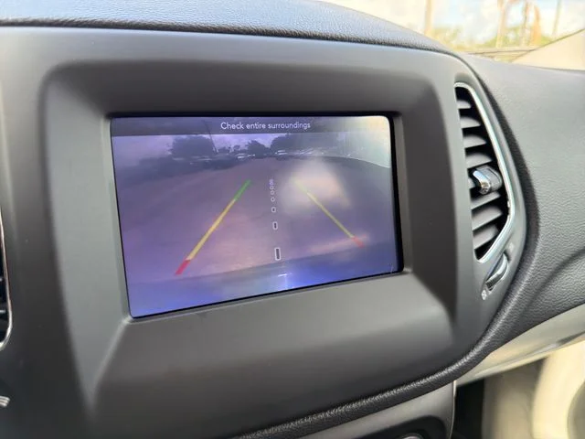 Used 2019 Blue Jeep Latitude image 22