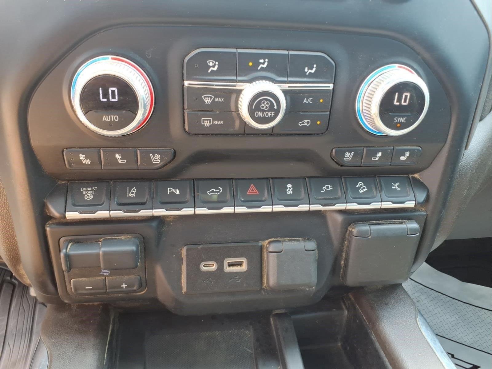 Used 2022 FOREST METALLIC GMC Denali image 25
