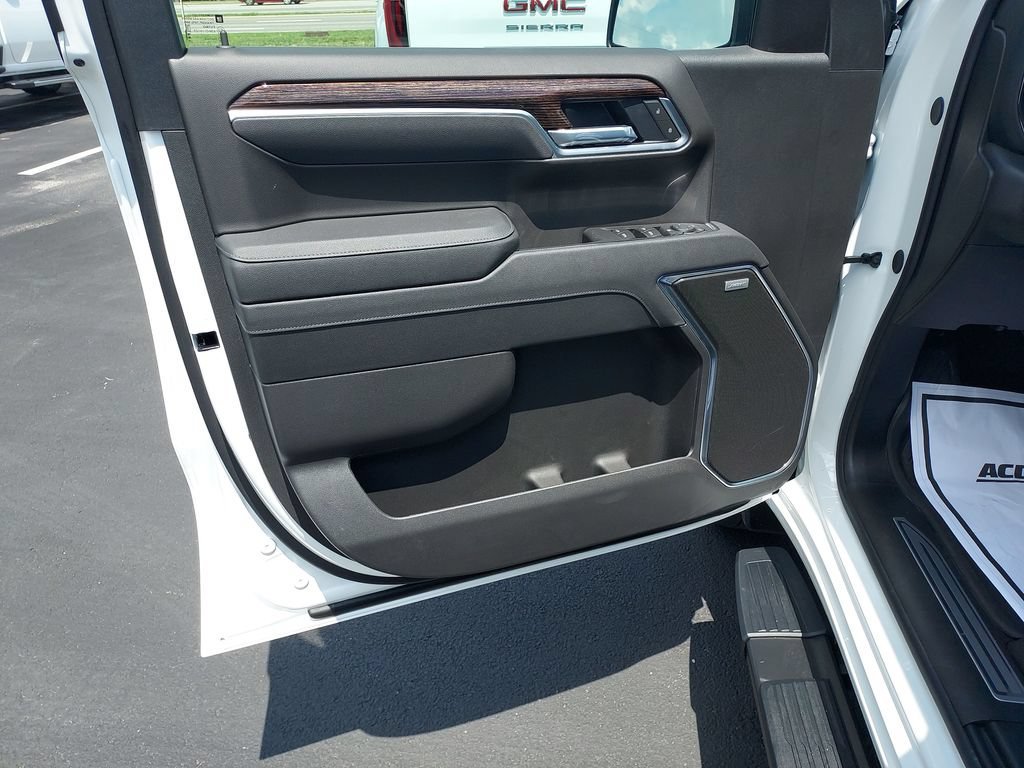 New 2026 Summit White GMC Elevation image 11