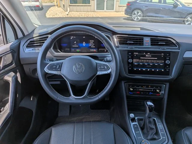 Used 2023 White Volkswagen 2.0T SE image 21