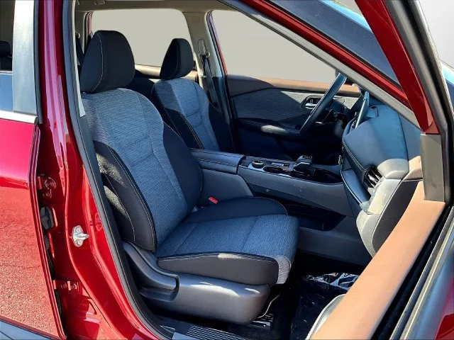 Used 2023 Red Nissan SV image 33