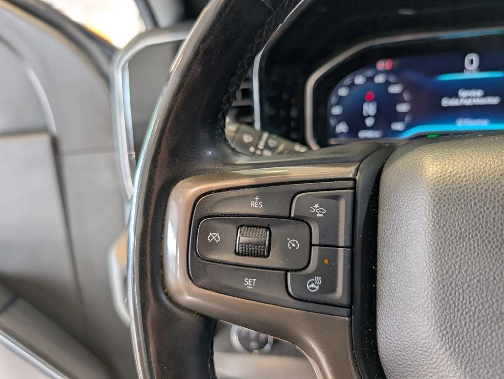 Used 2024 Iridescent Pearl Tricoat Chevrolet High Country image 28