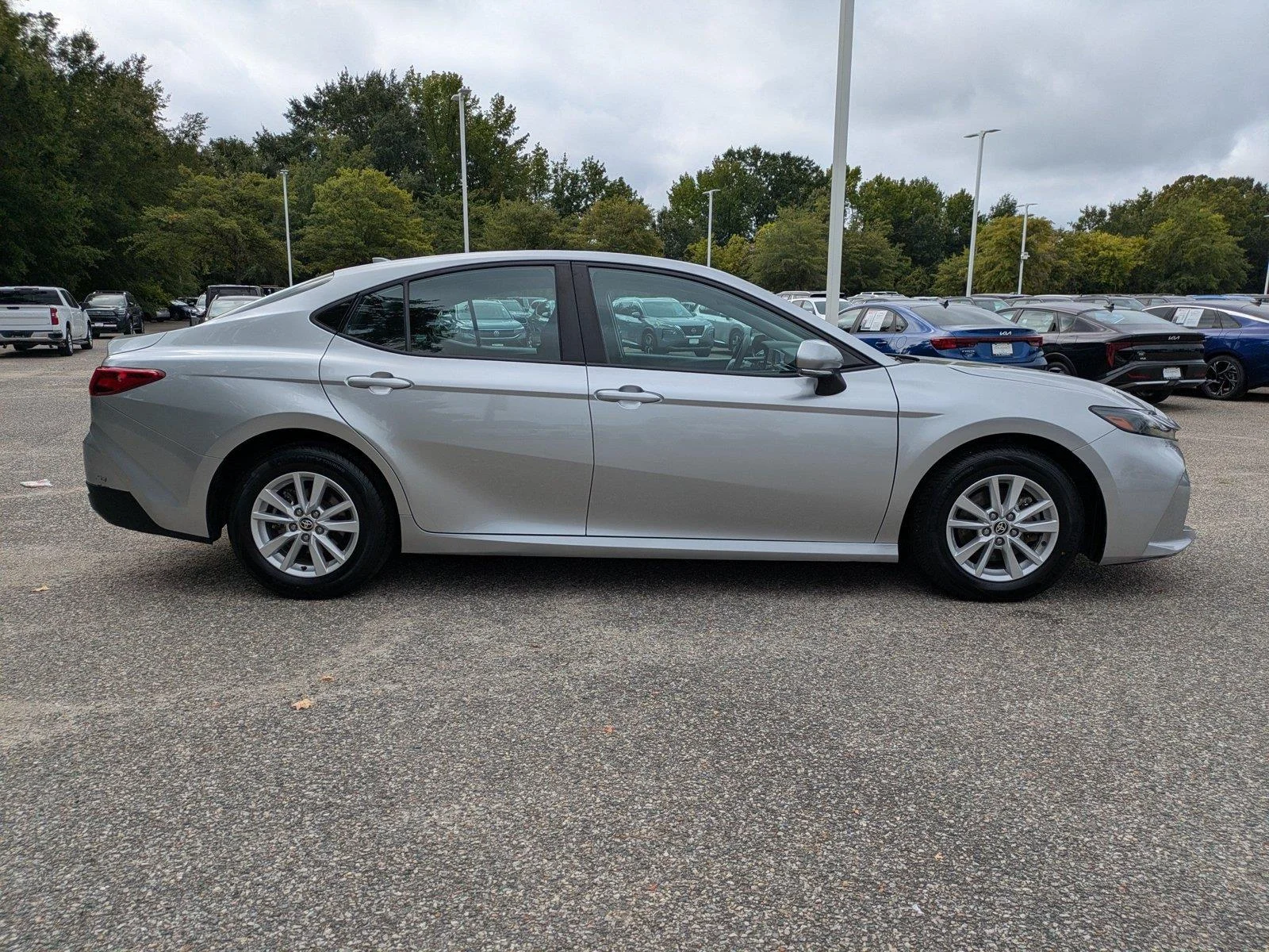 Certified Used 2025  Toyota LE image 3