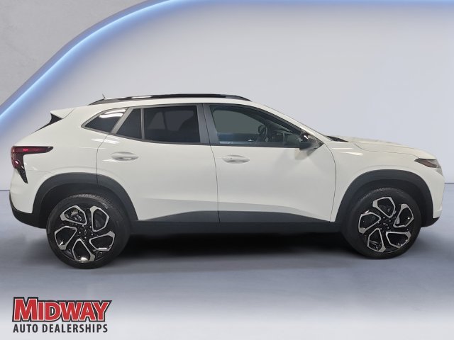 New 2026 Summit White Chevrolet 2RS image 6