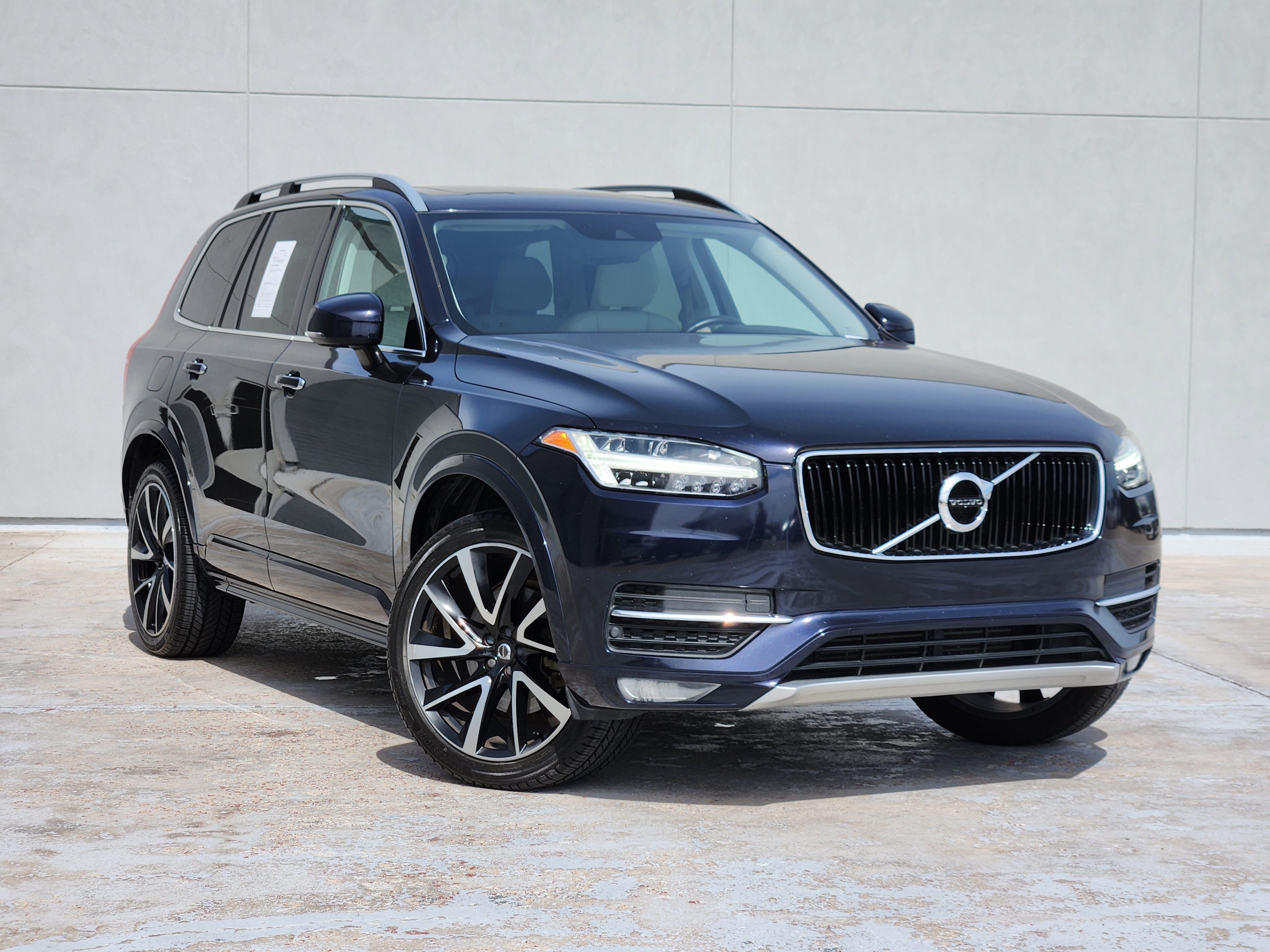 2019 Volvo XC90 T6 Momentum AWD's photo