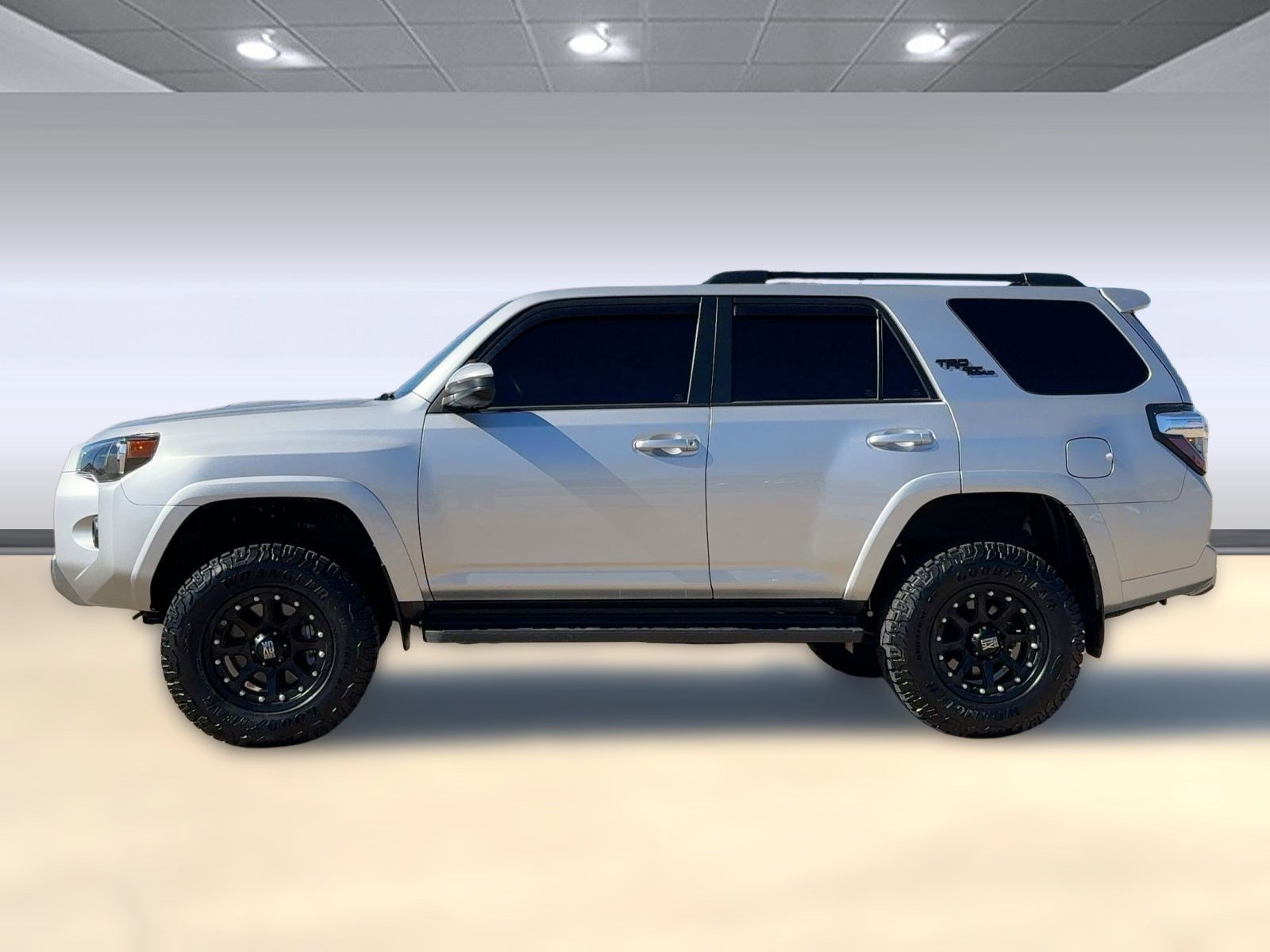 2023 Toyota 4Runner TRD photo 2
