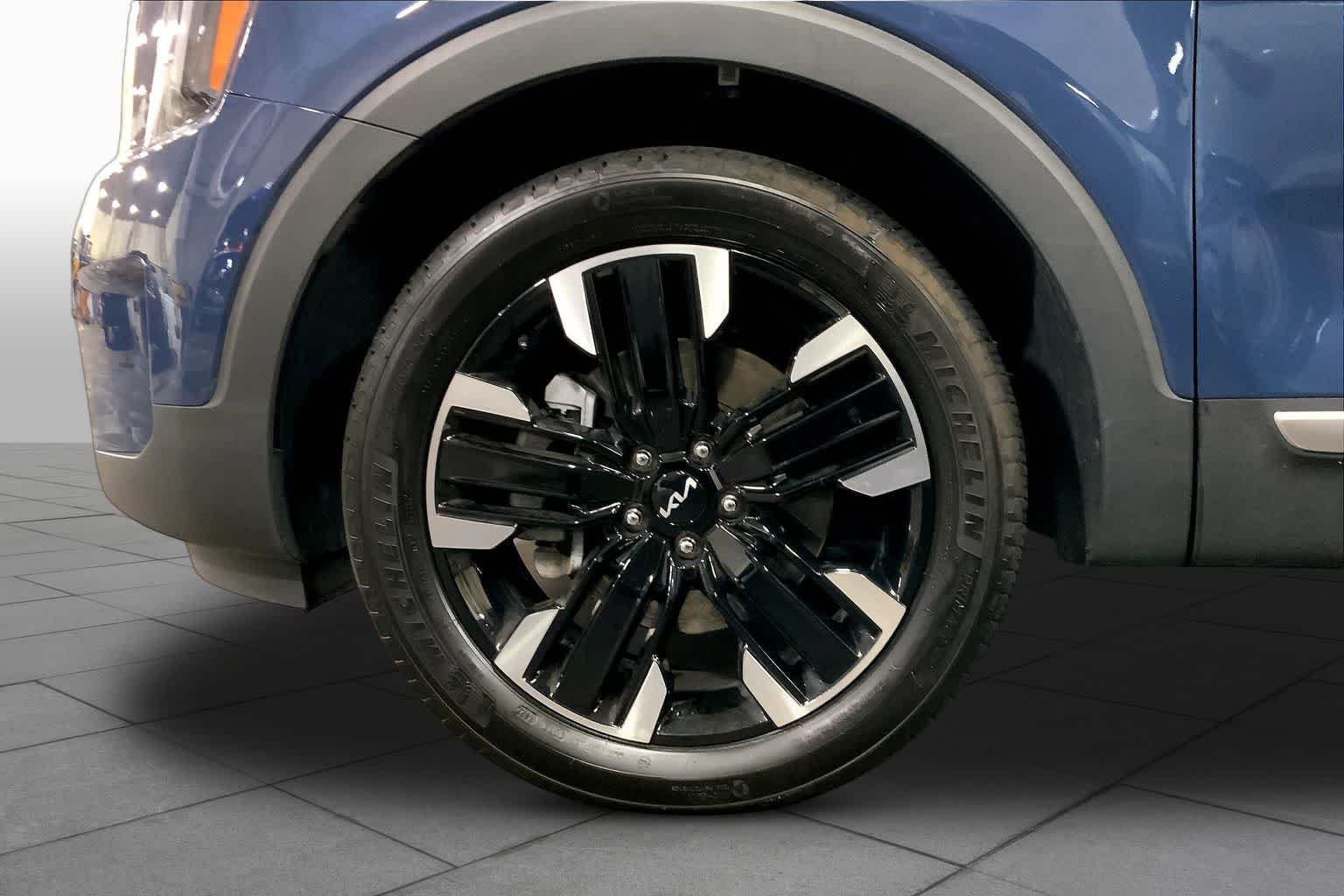 Used 2023 Midnight Lake Blue Kia SX Prestige image 11