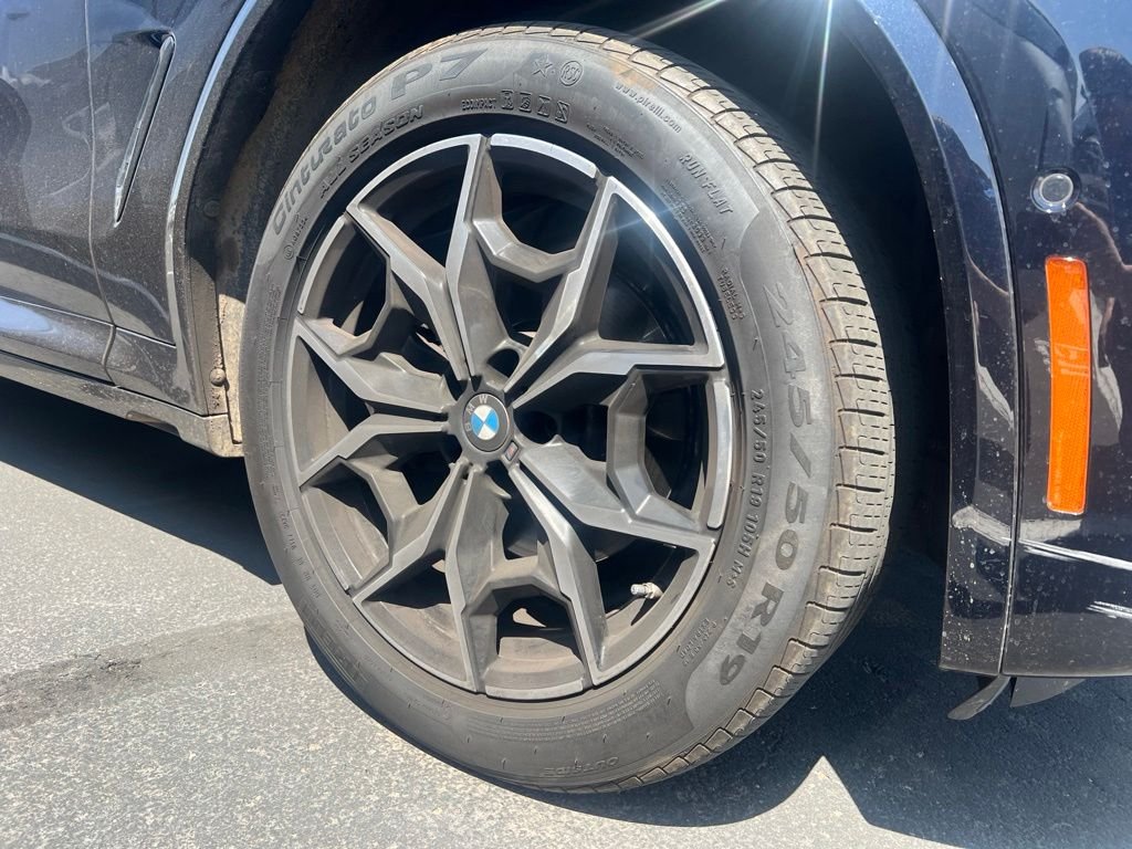 Certified Used 2024 Carbon Black Metallic BMW sDrive30i image 11