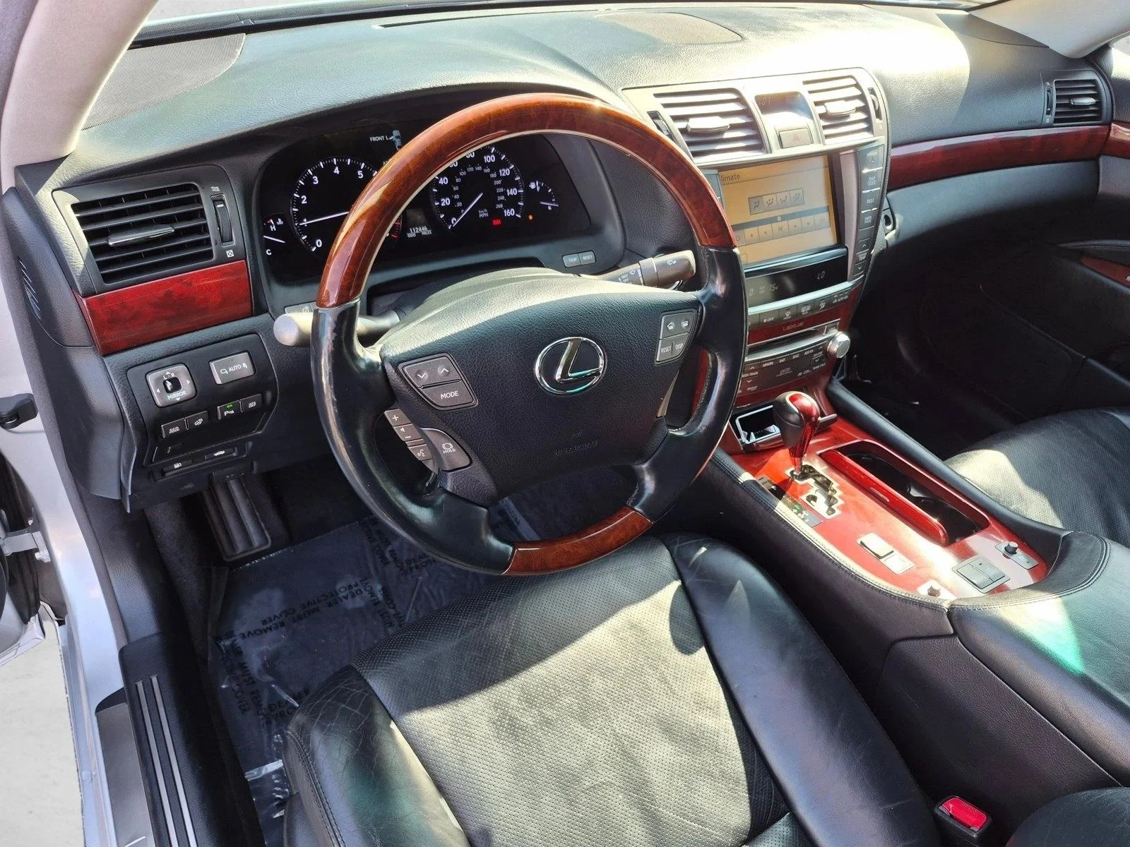 Used 2012 Mercury Metallic Lexus  image 9