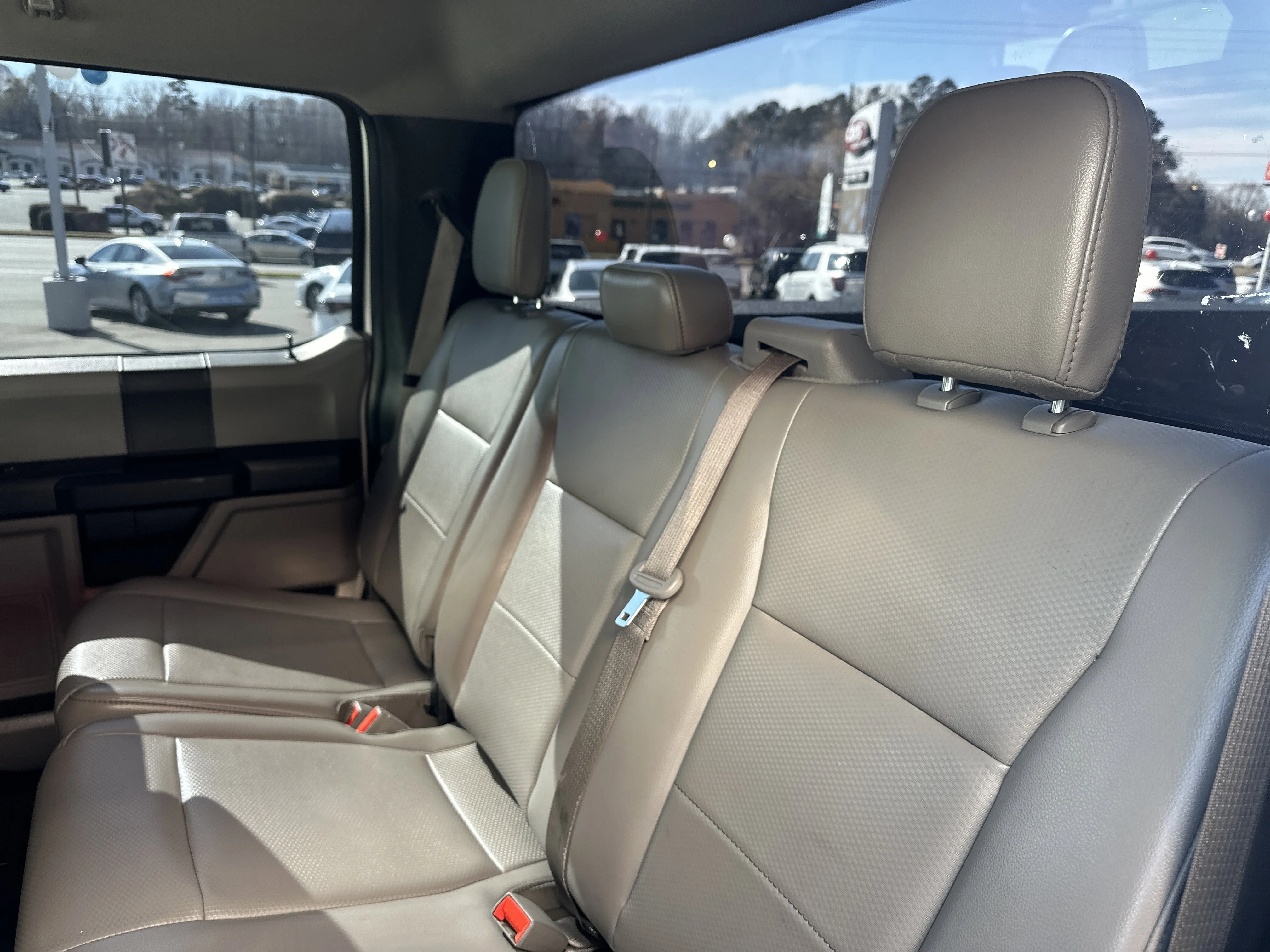 Used 2019  Ford  image 18
