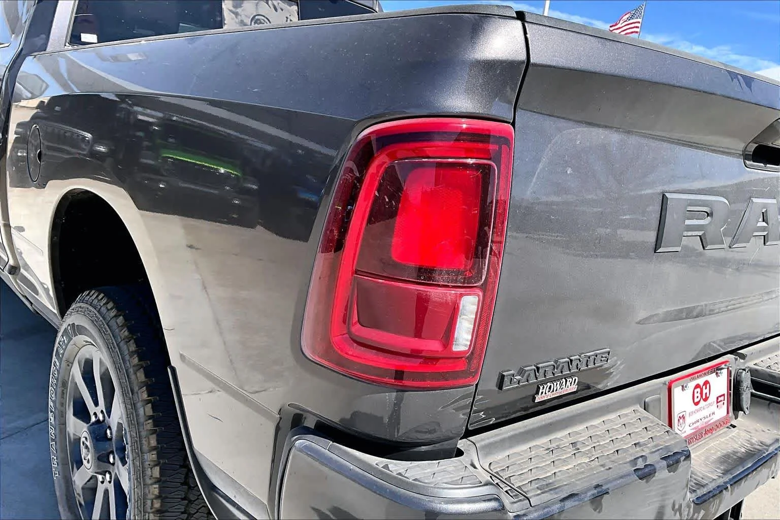 New 2026 Granite Crystal Metallic Clear-Coat Exterior Paint RAM Laramie image 15